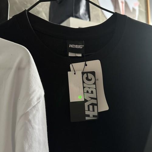 UHF RFID clothing hang tag with LED light