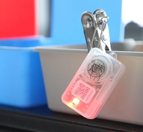 BLE beacon LED tag for asset tracking