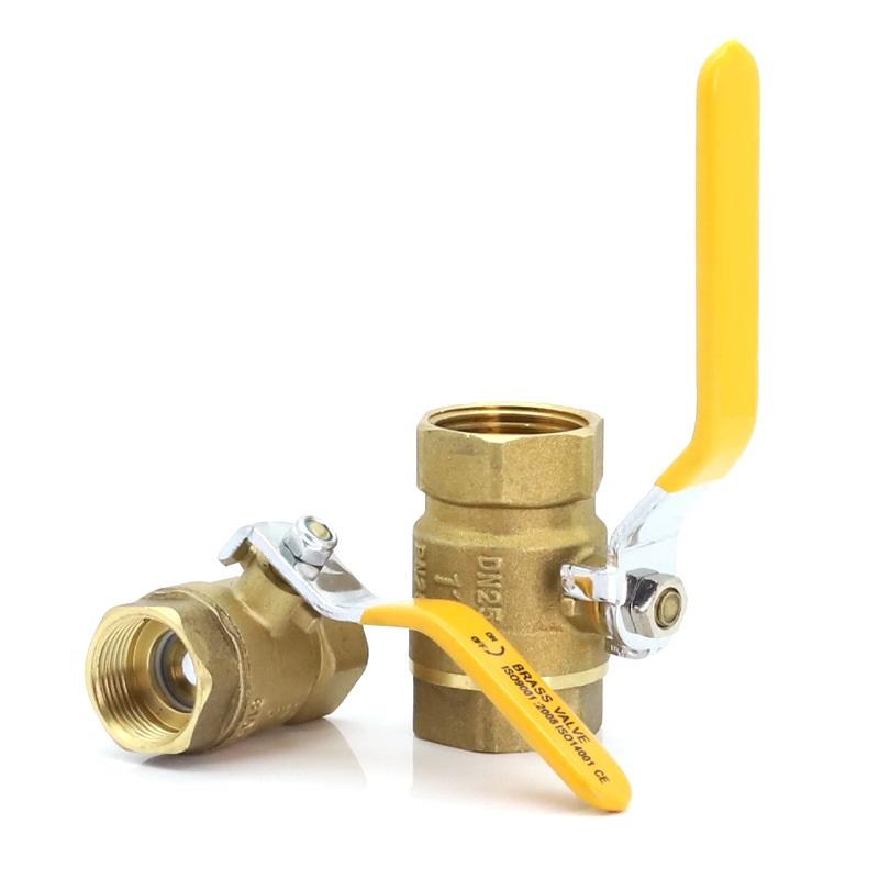 2-1/2" lever operated NPT threaded brass ball valve